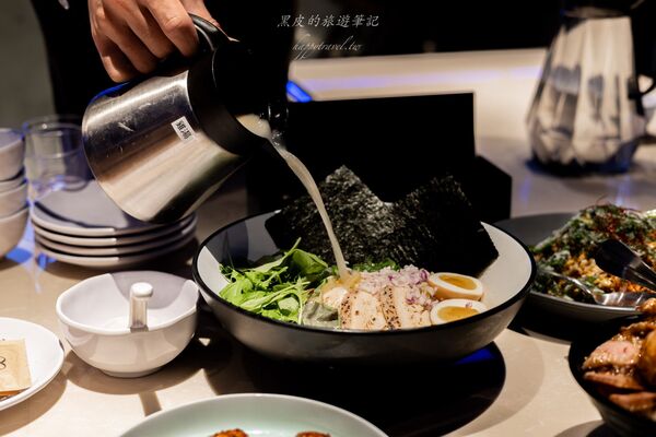 ▲▼全台最奢侈的歡唱聚所。（圖／部落客黑皮提供）