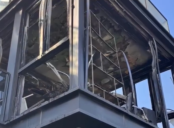 ▲5歲孩子把自家別墅房間燒成廢墟。（圖／翻攝自微博，下同）