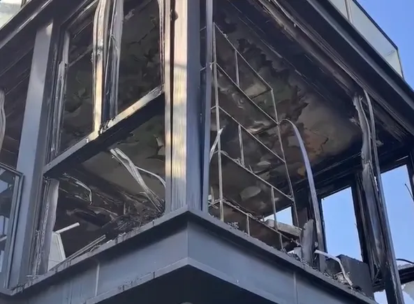 ▲5歲孩子把自家別墅房間燒成廢墟。（圖／翻攝自微博，下同）