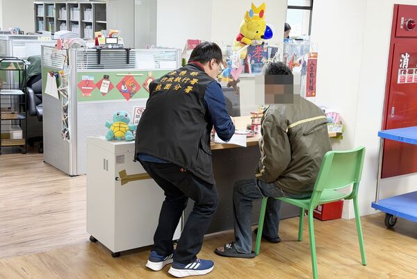 ▲行政執行署桃園分署日前強制執行拒絕酒測遭開罰18萬元，卻無力繳納林姓義務人，執行官了解後成功轉介接受酒癮治療。（圖／桃園分署提供）