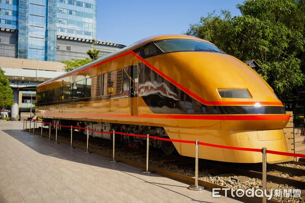 ▲▼台鐵與日本東武鐵道締結友好10週年，東武鐵道觀光特急「日光詣SPACIA」車頭首度來台。（圖／台鐵公司提供）
