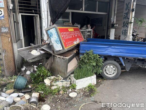 ▲林邊鄉台17線中山路發生交通事故。(圖／記者陳崑福翻攝）