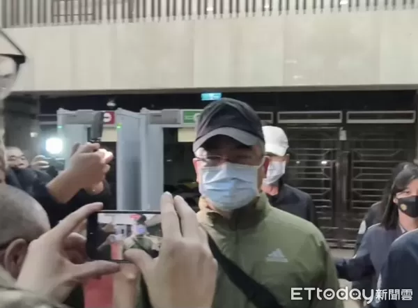 ▲▼信義分局福德街派出所前副所長李俊良涉嫌協助「鮑魚大亨」鍾文智完成不實簽到，助其解除科控後棄保潛逃。（圖／記者黃宥寧攝）