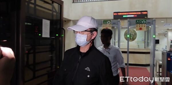 ▲▼信義分局福德街派出所現任副所長梁思強，涉嫌協助「鮑魚大亨」鍾文智完成不實簽到，助其解除科控後棄保潛逃。（圖／記者黃宥寧攝）