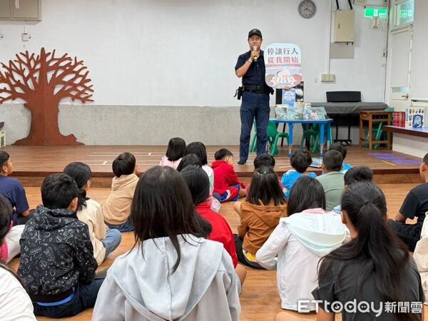 ▲利嘉警推廣交通安全與兒少保護。（圖／記者楊晨東翻攝）
