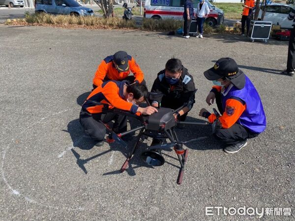 ▲台南市持續導入AI派遣、救災機器人與無人機等科技設備，提升消防救災效率與人員安全。（記者林東良翻攝，下同）