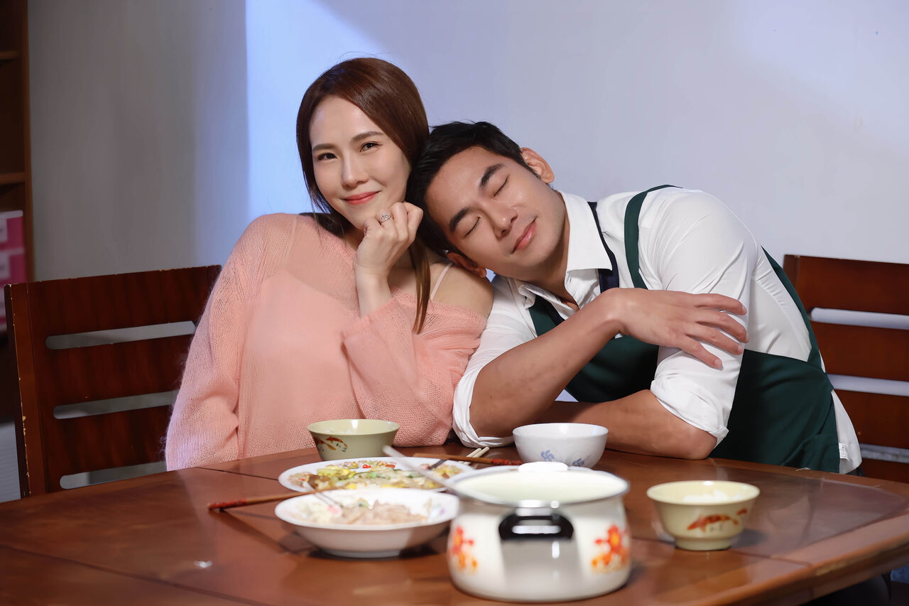 ▲▼吳申梅、亮哲〈外家〉。（圖／喜上梅梢娛樂提供）