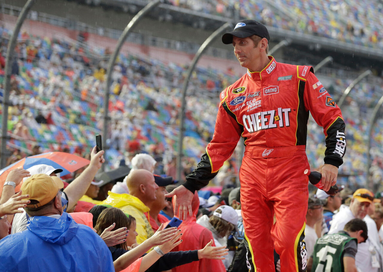 美國小型飛機墜毀釀7死! NASCAR前賽車手全家罹難