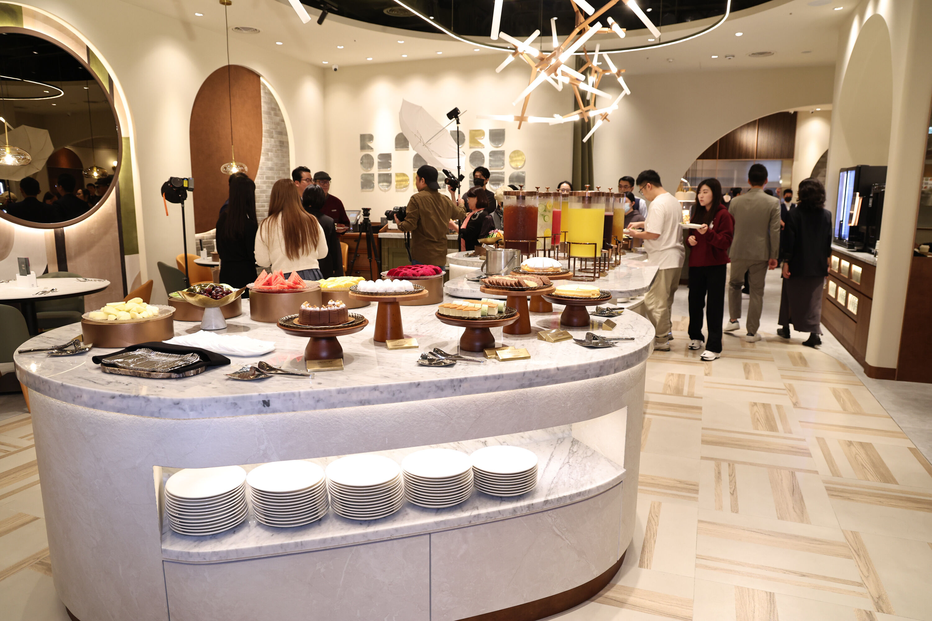 ▲▼  朵頤牛排 開幕宣傳記者會 。（圖／記者黃克翔攝）