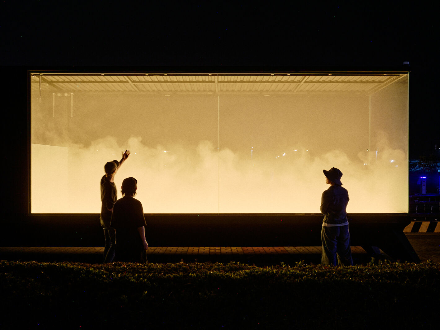 ▲▼日夜都好拍！高雄貨櫃藝術節「沈浸式耍廢」　貨櫃變相機美景盡收。（圖／高美館提供）