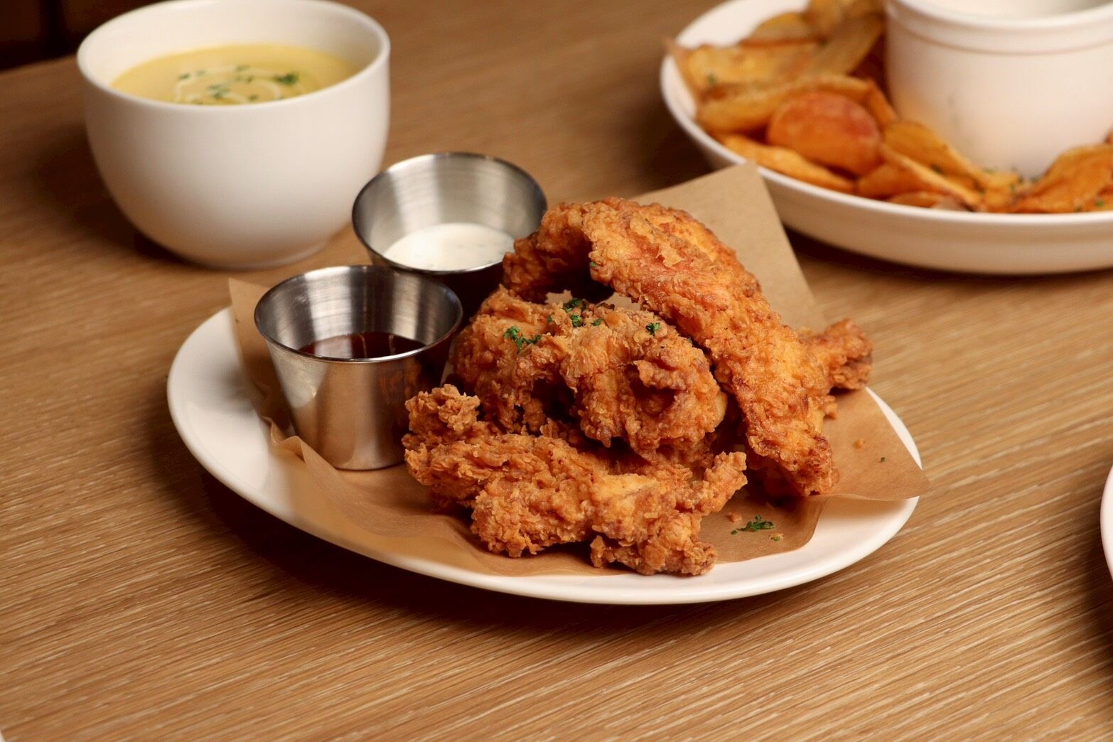 ▲臺虎精釀正式插旗台南西門商圈，定位為品牌首間全天候餐飲店。（圖／品牌提供）