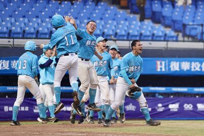 新北U18／雨中一棒定江山！　許子彥再見安打率新北藍闖冠軍戰