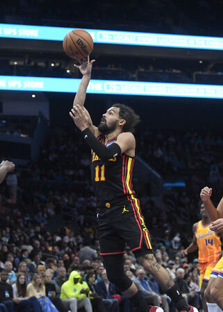 ▲「鷹王」楊恩傷癒復出首戰，老鷹竟輸給東區墊底後段班球隊黃蜂。（圖／路透）