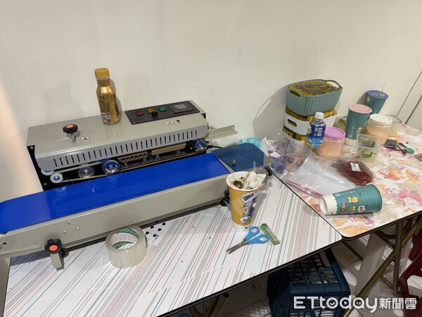 ▲▼男子反鎖在自家房間內，秘密製毒和分裝。（圖／警方提供，下同）