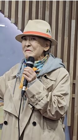 ▲▼尹錫花2023年最後一次現身時，當時婉拒抗癌治療，但門牙已經幾乎掉光。（圖／翻攝自伊甸教會0691TV YouTube）