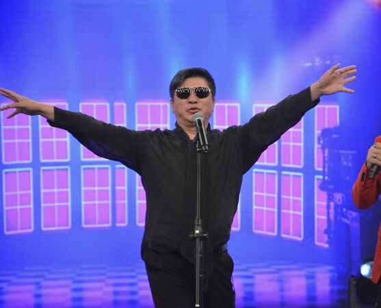 ▲歐漢聲(左起)、胡瓜、陳亞蘭。陳亞蘭拿著菜刀隨意比劃，嚇得歐漢聲當場尖叫求饒。（圖／華視提供）