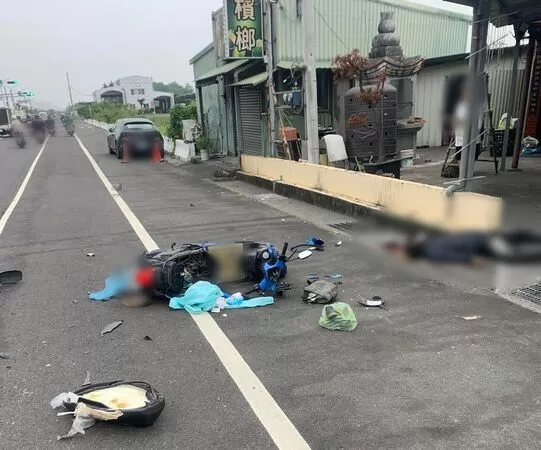 ▲台南市南區濱南路與萬皇一路口發生自小客車與重機車碰撞事故，造成機車騎士傷重不治。（翻攝自台南大小事，下同）