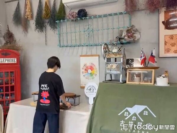 ▲花蓮縣政府推動「小石花」城市IP及城市宣傳，融入服務識別與文創商品中，展現跨域整合觀光動能、共創城市品牌新價值。（圖／花蓮縣政府提供，下同）