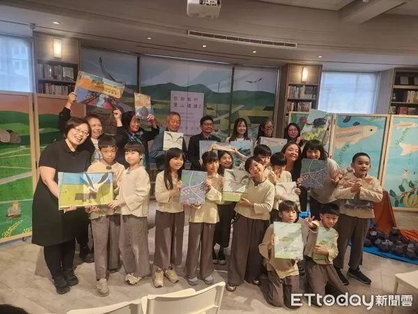 ▲推廣在地永續經驗！農保署發表溫暖繪本，推里山倡議第二輯。（圖／記者游瓊華攝）