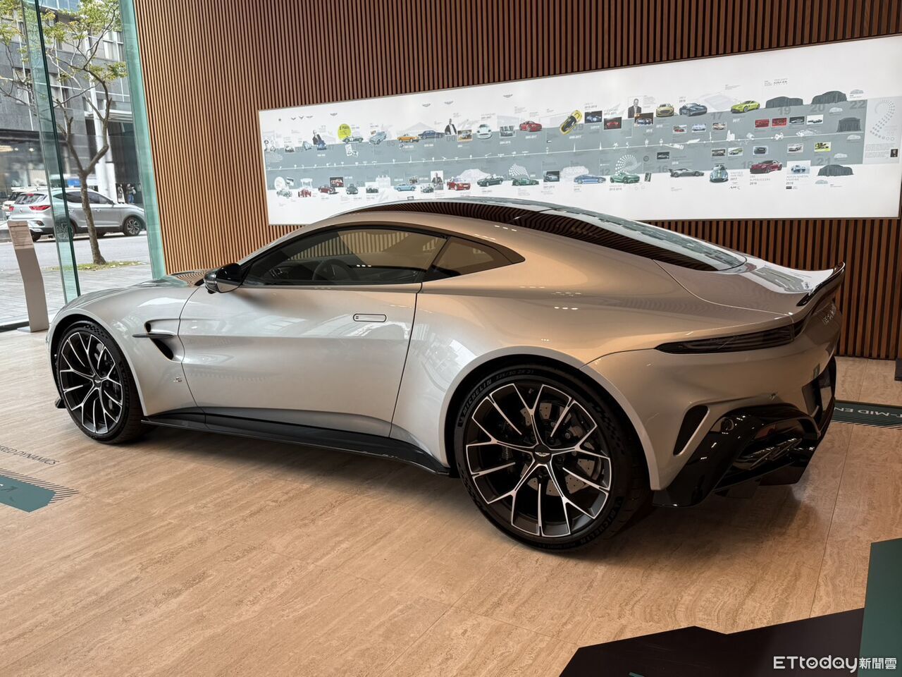 ▲Aston Martin兩款超跑登台亮相！其中Valhalla全球限量 999台，現場展示車已經名花有主。（圖／記者徐煜展攝）