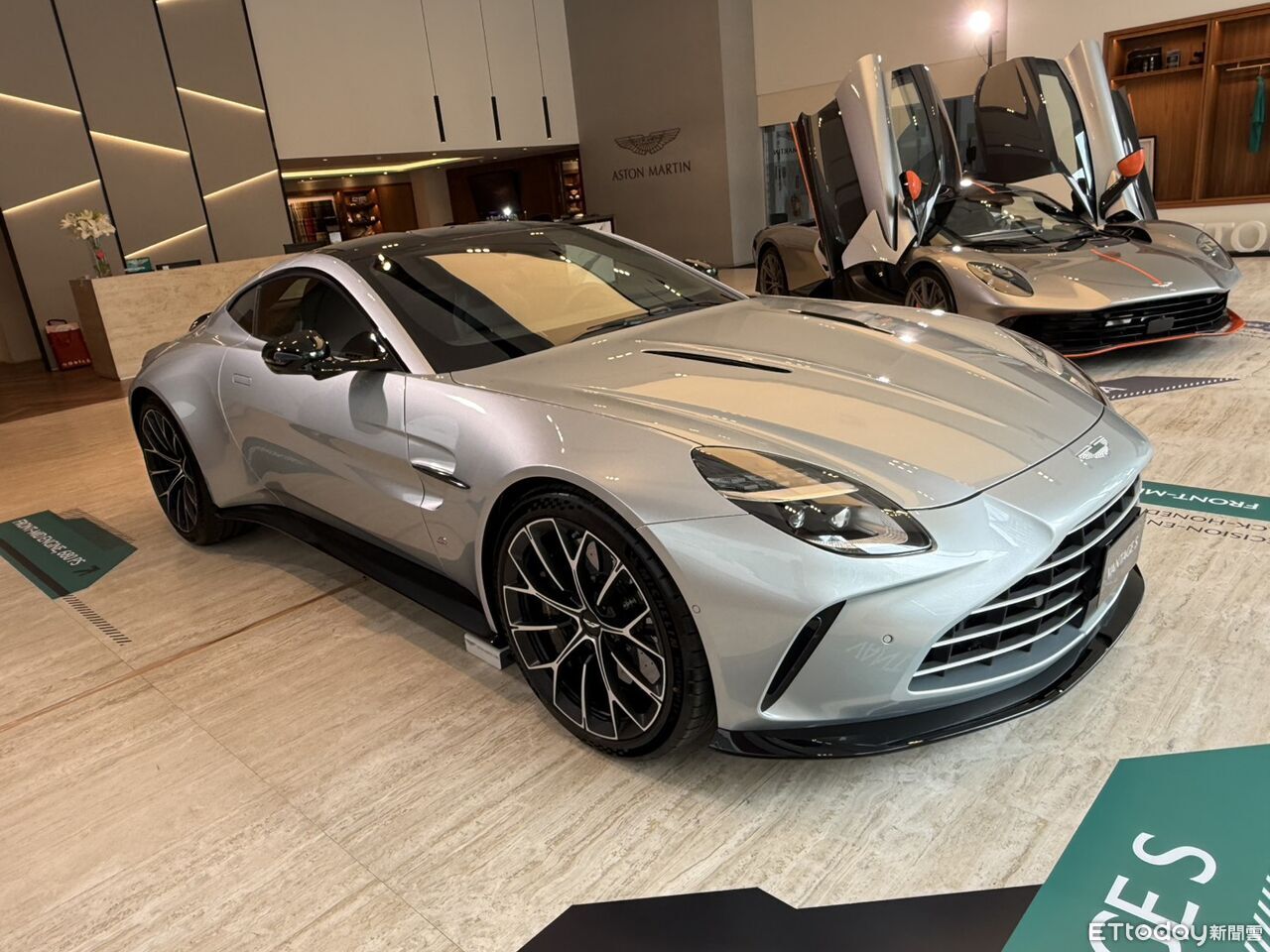 ▲Aston Martin兩款超跑登台亮相！其中Valhalla全球限量 999台，現場展示車已經名花有主。（圖／記者徐煜展攝）