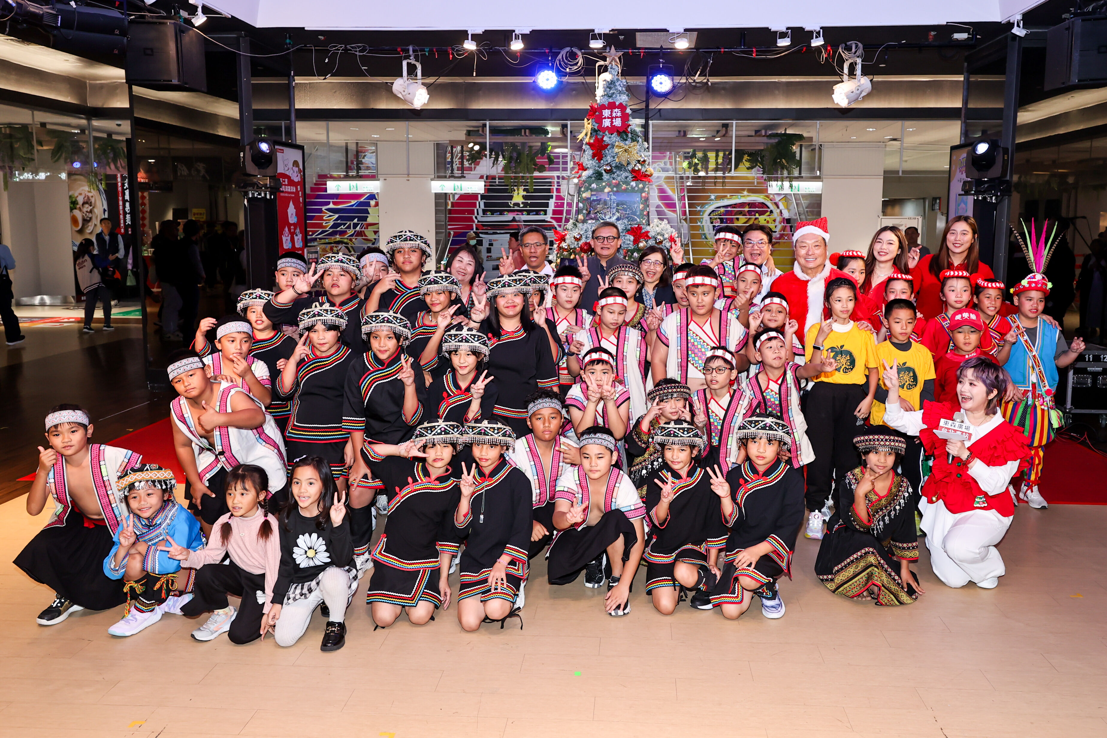 ▲▼ 愛的早餐聖誕點燈,王令麟     。（圖／記者徐文彬攝）