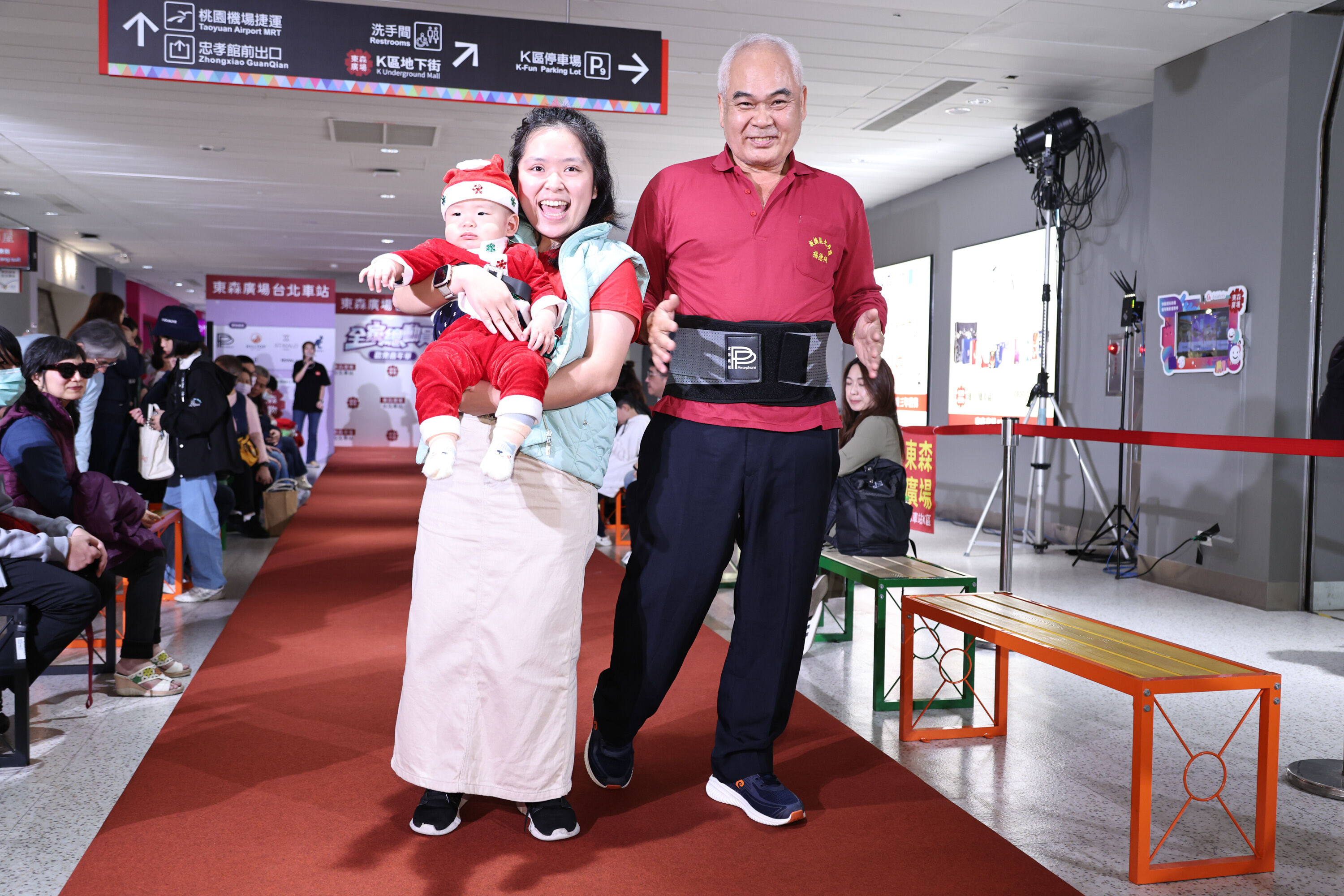 ▲▼ 東森廣場K區地下街走秀。（圖／記者黃克翔攝）