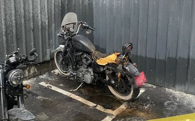 哈雷機車被張文燒毀「發文求助」　車主黑歷史遭挖出