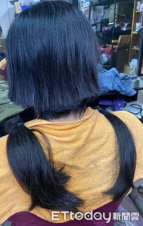 ▲家長會與師長到場見證捐髮儀式，象徵共同投入生命教育。（圖／記者游瓊華翻攝）