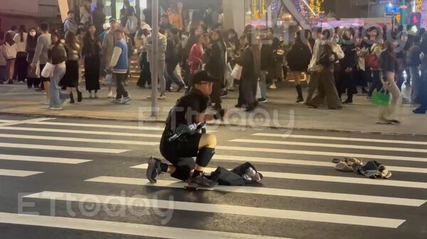 ▲嫌犯在台北車站攻擊後，跑至中山站持刀隨機攻擊，並進入誠品南西商場。（圖／記者陳以昇攝)