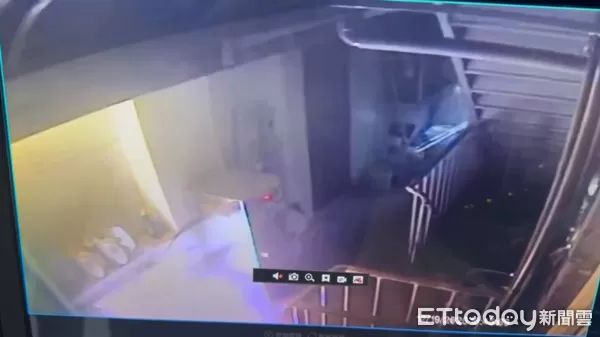 ▲▼張文在行兇前折返回租屋處縱火。北捷砍人,北捷恐怖攻擊,北捷隨機砍人,北捷恐攻,張文,北捷中山站,中山商圈,中山站,誠品南西。（圖／記者邱中岳翻攝）