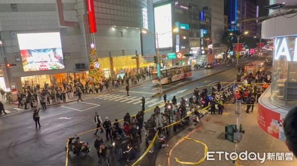 ▲北捷恐攻男張文釀4死11傷，誠品南西店外畫面曝光。（圖／ETtoday攝影中心）北捷砍人,北捷恐怖攻擊,北捷隨機砍人,北捷恐攻,張文,北捷中山站,中山商圈,中山站,誠品南西