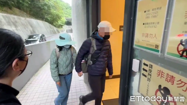 �����������ɱ�ˣ��ӷ����ĸ�ĸ�ִ����������顣 ��ͼ/��Ӱ���ģ�