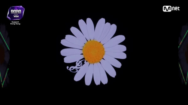 ▲▼ 臨時為香港大火改演出！MAMA沒照流程走　GD後台怒飆髒話：這是污點。（圖／翻攝自GD YouTube）