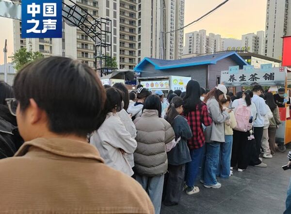 ▲▼福建煎餅叔罹癌　夜市攤商「全掛他收款碼」6天籌130萬元醫藥費。（圖／翻攝中國之聲）