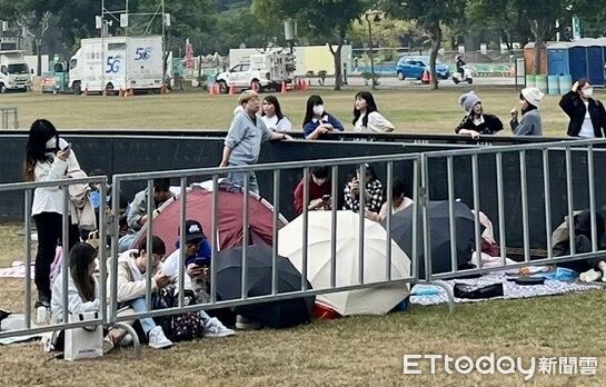 ▲北部發生隨機攻擊事件後首場官方大型活動，「台南好Young」耶誕搖滾演唱會20日晚間如期登場，市府全面加強維安。（記者林東良翻攝，下同）