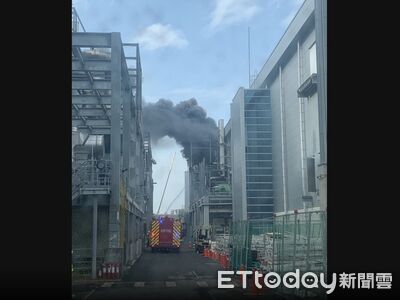 快訊／台南科技大廠火警！恐怖黑煙竄天　消防急衝現場灌救