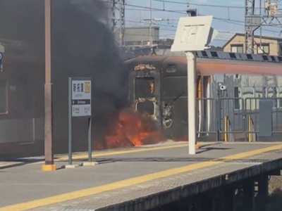 日本駕駛闖平交道「遭電車拖行200m」慘死！　瞬間燒成火球
