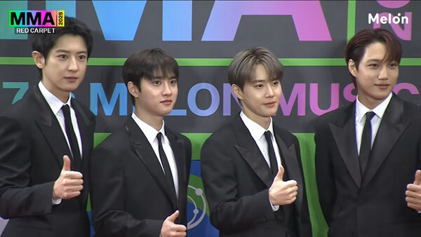 ▲▼MMA／Jennie女王之姿駕到！「舊情人」Kai走在後面　巧妙擦肩而過。（圖／翻攝自Melon YouTube）