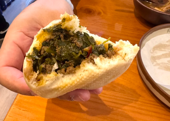 ▲▼26歲鄭州小夥倫敦鬧市開店賣胡辣湯。（圖／翻攝自小紅書）