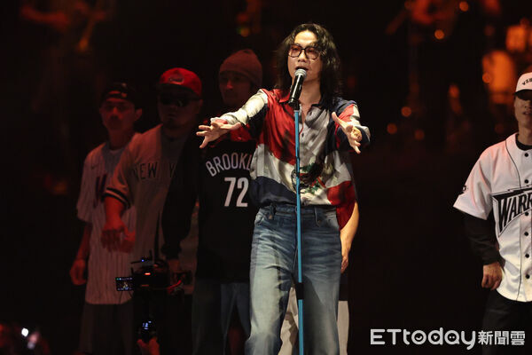 ▲▼  宇宙人[ &alpha;：回到未來1986 ] 台北小巨蛋演唱會-宇宙人,學長 。（圖／記者黃克翔攝）