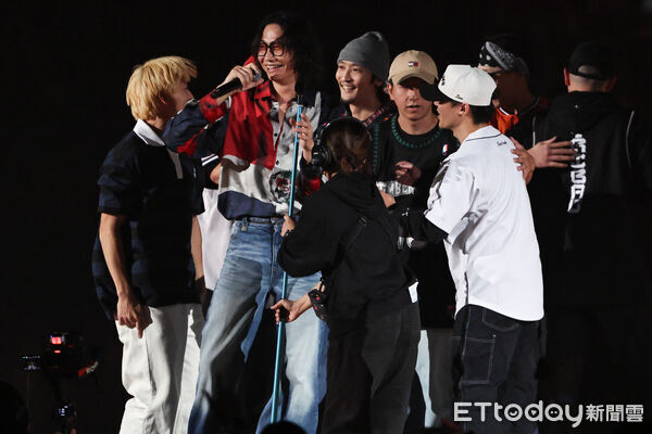 ▲▼  宇宙人[ &alpha;：回到未來1986 ] 台北小巨蛋演唱會-宇宙人,學長 。（圖／記者黃克翔攝）
