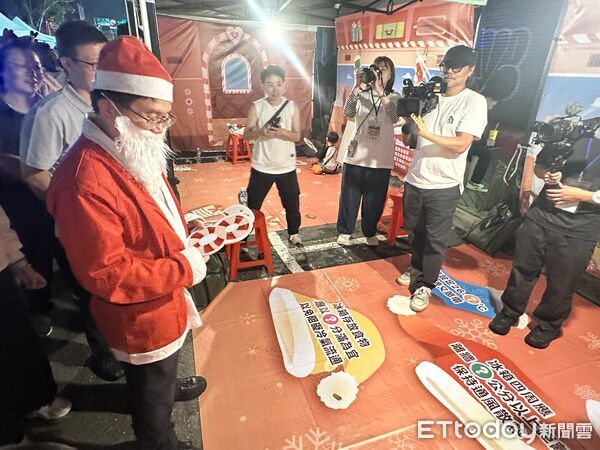 ▲台電攜手海安商圈推出聖誕限定「節電列車」，吸引民眾闖關體驗節電樂趣。（記者林東良翻攝，下同）
