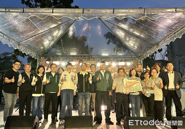 ▲台電攜手海安商圈推出聖誕限定「節電列車」，吸引民眾闖關體驗節電樂趣。（記者林東良翻攝，下同）