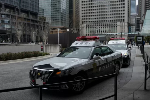 ▲▼停靠在東京丸之內入口的日本警車,日本警察。（圖／VCG）