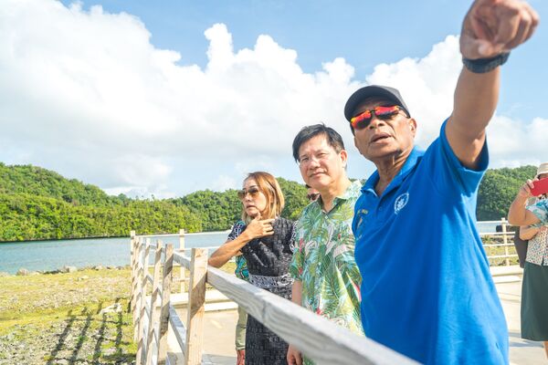 ▲▼外交部長林佳龍訪問我國太平洋友邦帛琉，20日並在帛琉總統惠恕仁（Surangel S. Whipps, Jr.）及國務部長艾古斯（Hon. Gustav Aitaro）陪同下，實地走訪2026年太平洋島國論壇（Pacific Islands Forum, PIF）預定舉辦地。（圖／翻攝自Facebook／林佳龍）