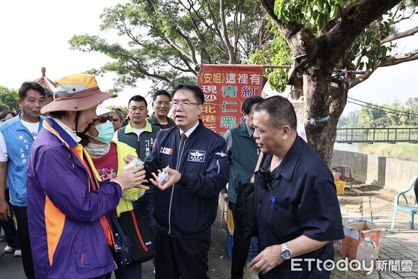▲台南市政府在後壁小南海風景區舉辦「2025台南好米季」健走活動，吸引百位民眾走入農村、認識在地文化。（記者林東良翻攝，下同）