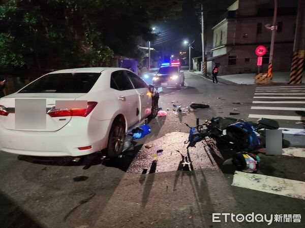 ▲▼      西濱車禍奪命！22歲騎士與左轉轎車相撞 回天乏術       。（圖／記者楊永盛翻攝）