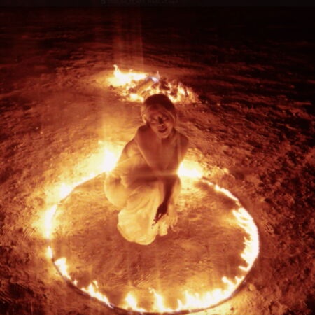 ▲▼ 夏沐在高溫拍攝MV。（圖／夏沐提供）