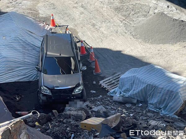 ▲▼南橫公路發生墜谷。（圖／記者許宥孺翻攝）